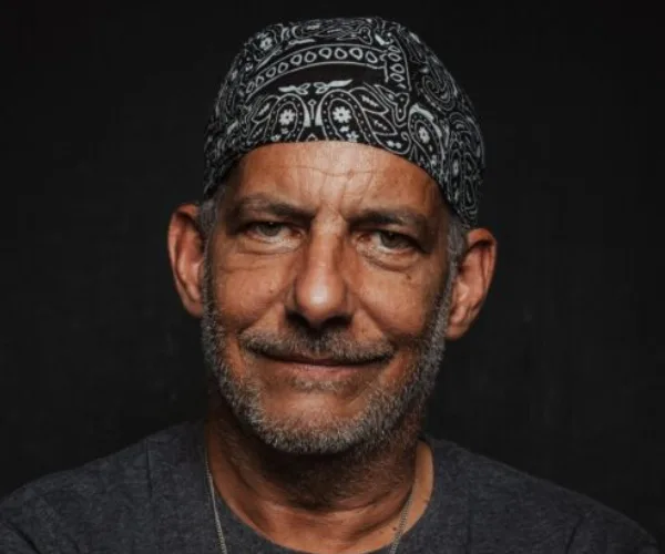 Sergio Bambarén — Conferencista de Propósito, Valores e Inspiración