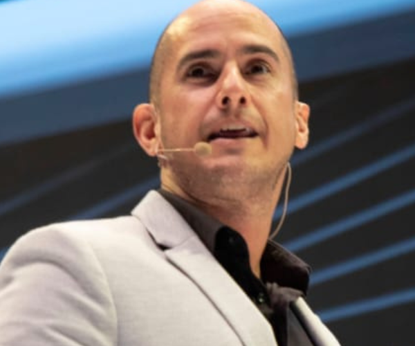Rodrigo Fernández — Conferencista de Servicio al Cliente